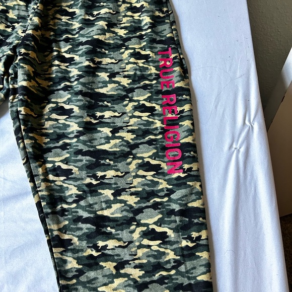 Brand new true religion camo sweatpants, true religion, gym, pants size small - Picture 3 of 6